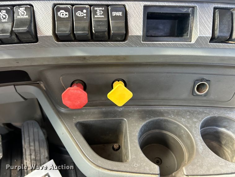 image for item FC5375 2018 Kenworth T880 semi truck