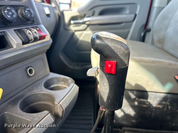 image for item FC5375 2018 Kenworth T880 semi truck