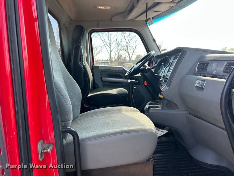 image for item FC5375 2018 Kenworth T880 semi truck