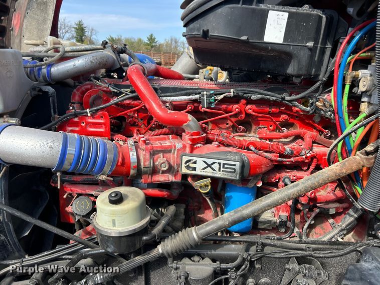 image for item FC5375 2018 Kenworth T880 semi truck