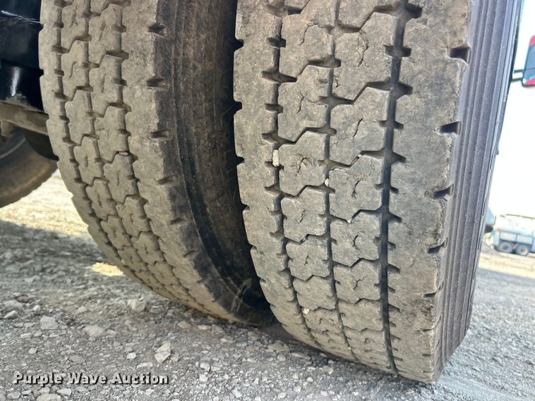 image for item FC5375 2018 Kenworth T880 semi truck