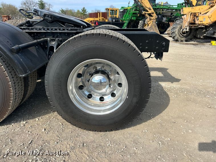 image for item FC5375 2018 Kenworth T880 semi truck