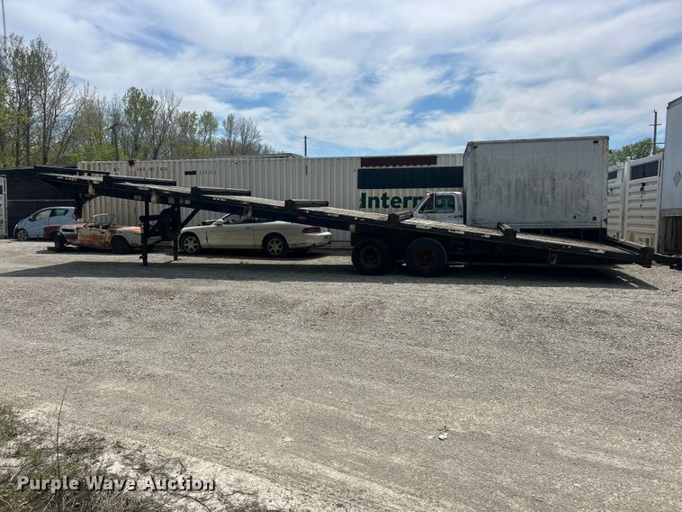 image for item FC5384 2000 Kiefer Industrial tilt-deck truss trailer
