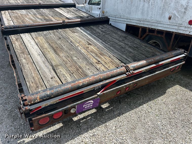 image for item FC5384 2000 Kiefer Industrial tilt-deck truss trailer