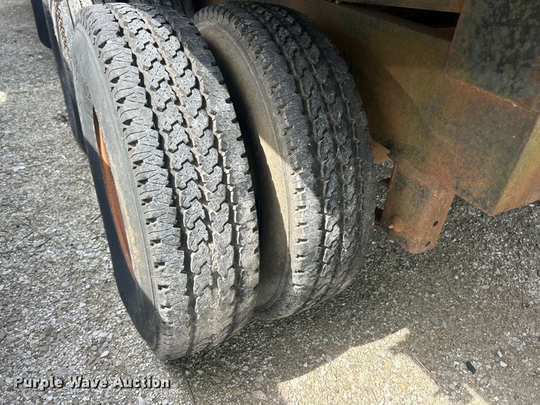 image for item FC5384 2000 Kiefer Industrial tilt-deck truss trailer