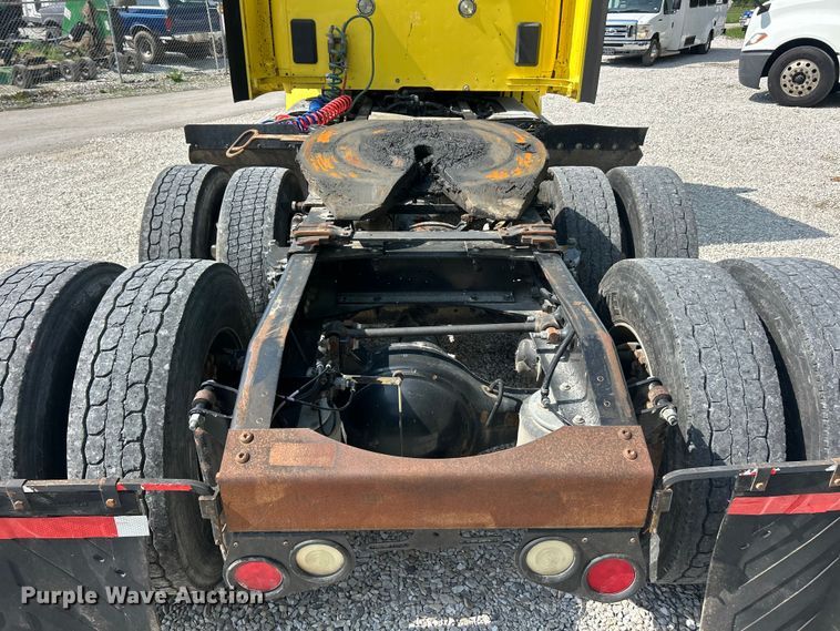 image for item FC5441 2017 Peterbilt 579 semi truck