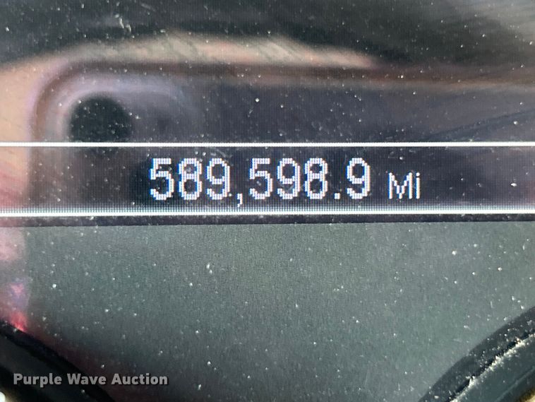 image for item FC5441 2017 Peterbilt 579 semi truck