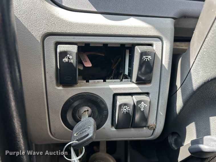 image for item FC5441 2017 Peterbilt 579 semi truck