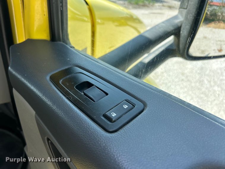 image for item FC5441 2017 Peterbilt 579 semi truck