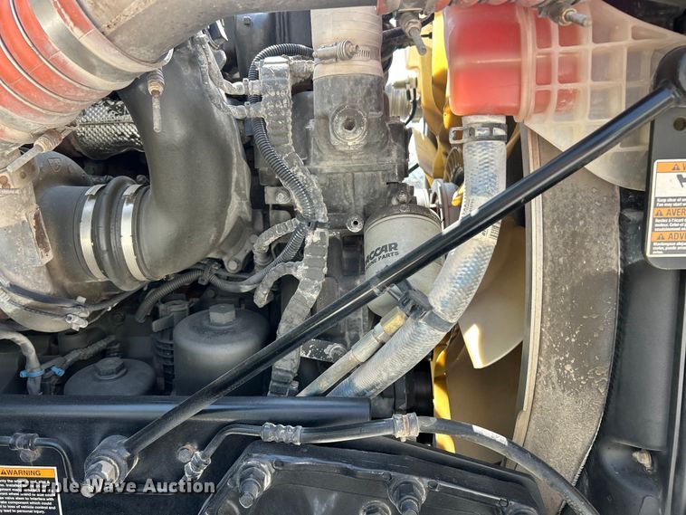 image for item FC5441 2017 Peterbilt 579 semi truck