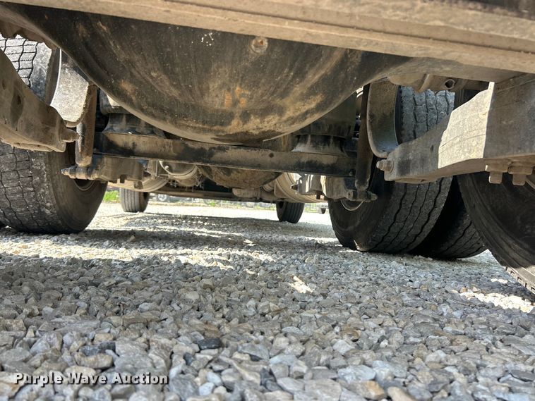 image for item FC5441 2017 Peterbilt 579 semi truck