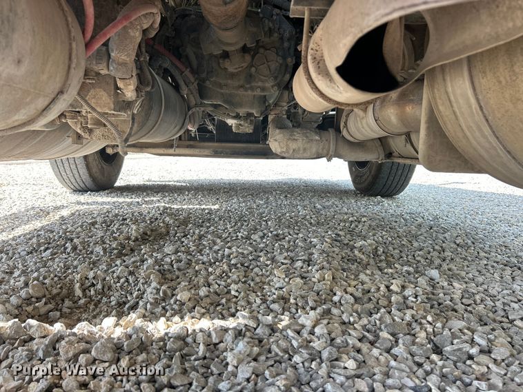 image for item FC5441 2017 Peterbilt 579 semi truck