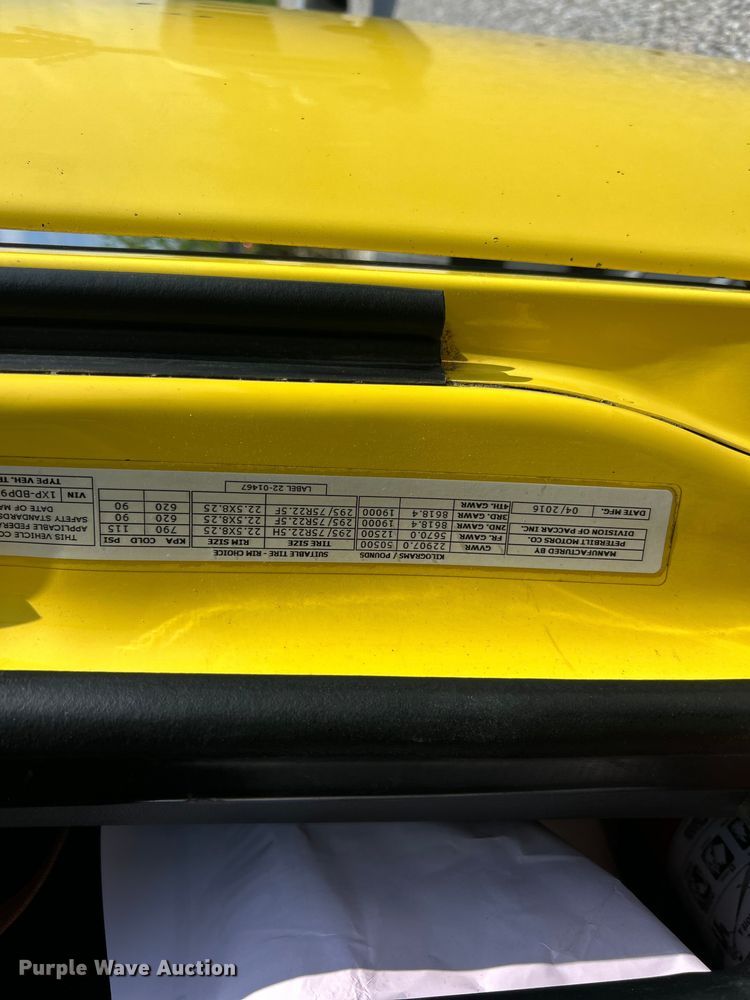 image for item FC5441 2017 Peterbilt 579 semi truck