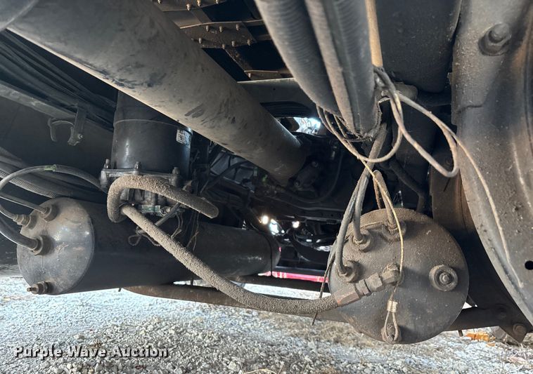 image for item FG0001 2006 International 9400i semi truck