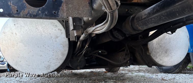 image for item FG0001 2006 International 9400i semi truck