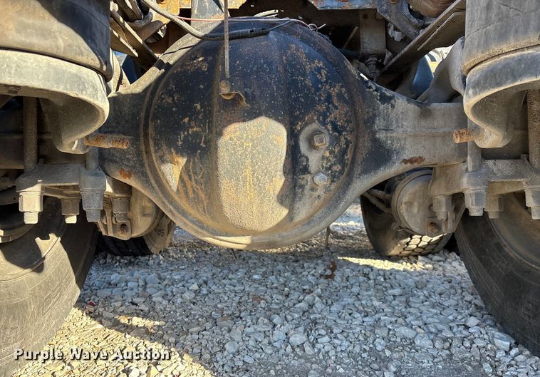 image for item FG0002 1994 Peterbilt 379 semi truck