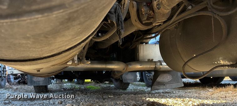 image for item FG0002 1994 Peterbilt 379 semi truck