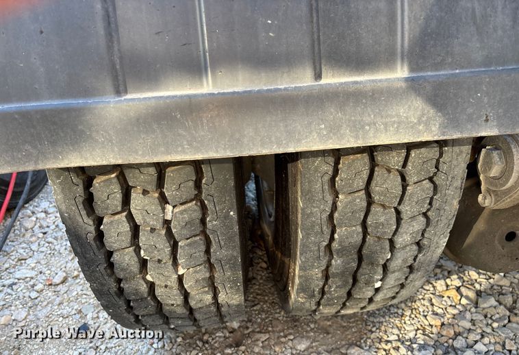 image for item FG0002 1994 Peterbilt 379 semi truck