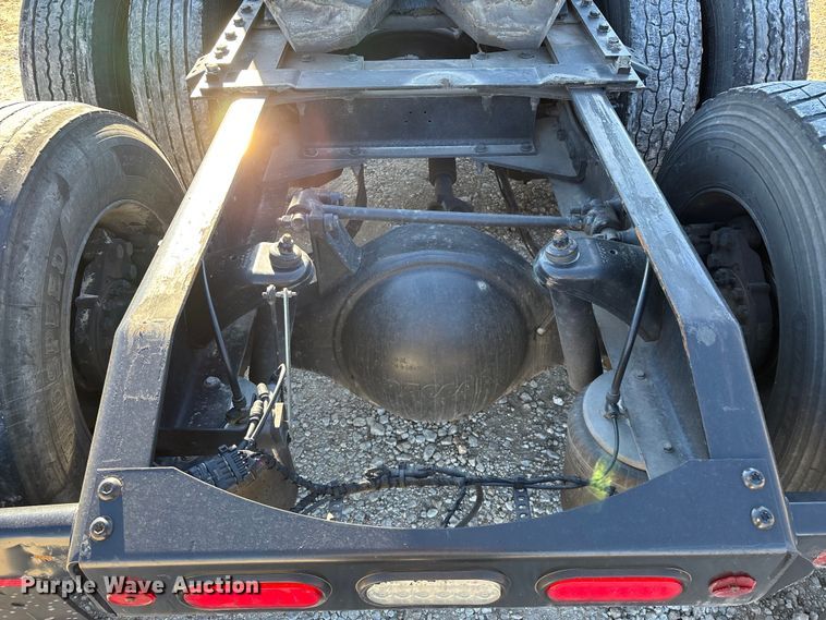 image for item FG0003 2020 Peterbilt 579 semi truck