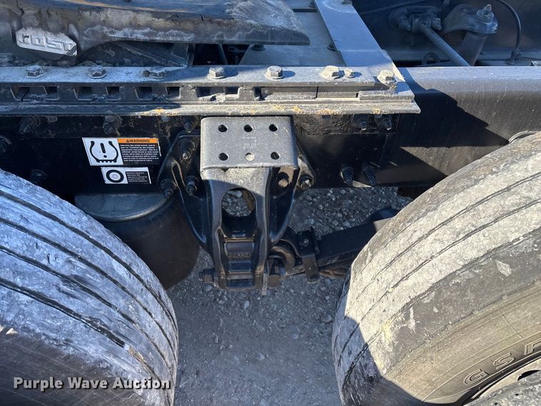 image for item FG0003 2020 Peterbilt 579 semi truck