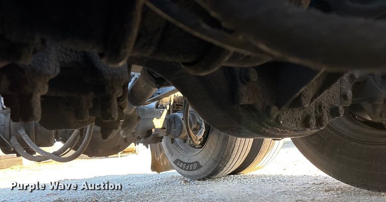 image for item FG0003 2020 Peterbilt 579 semi truck