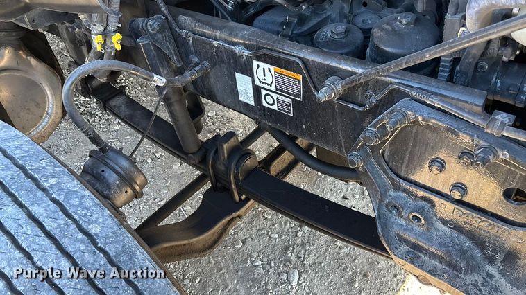 image for item FG0003 2020 Peterbilt 579 semi truck