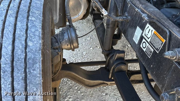 image for item FG0003 2020 Peterbilt 579 semi truck