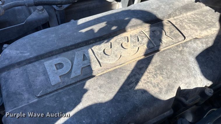 image for item FG0003 2020 Peterbilt 579 semi truck