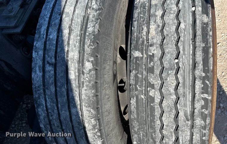 image for item FG0003 2020 Peterbilt 579 semi truck