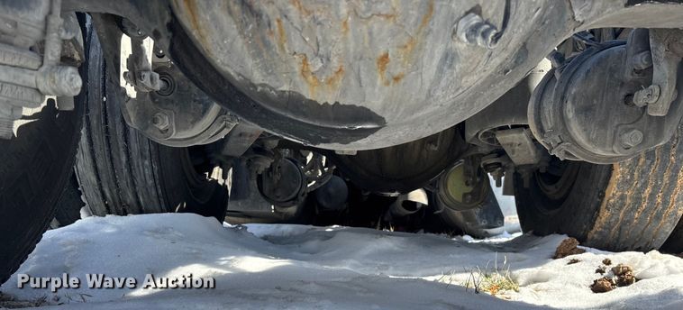 image for item FG0004 2015 Peterbilt 579 semi truck
