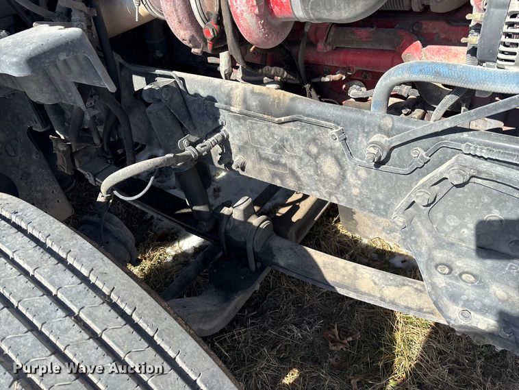 image for item FG0004 2015 Peterbilt 579 semi truck