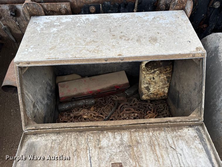 image for item FG0218 2004 Kenworth T800B semi truck