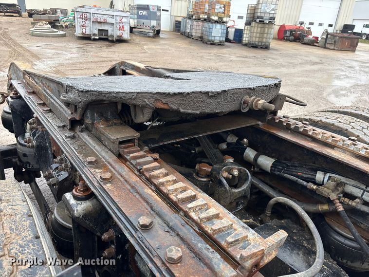 image for item FG0218 2004 Kenworth T800B semi truck