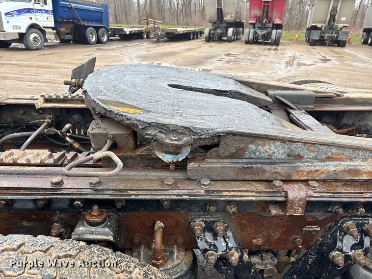 image for item FG0218 2004 Kenworth T800B semi truck