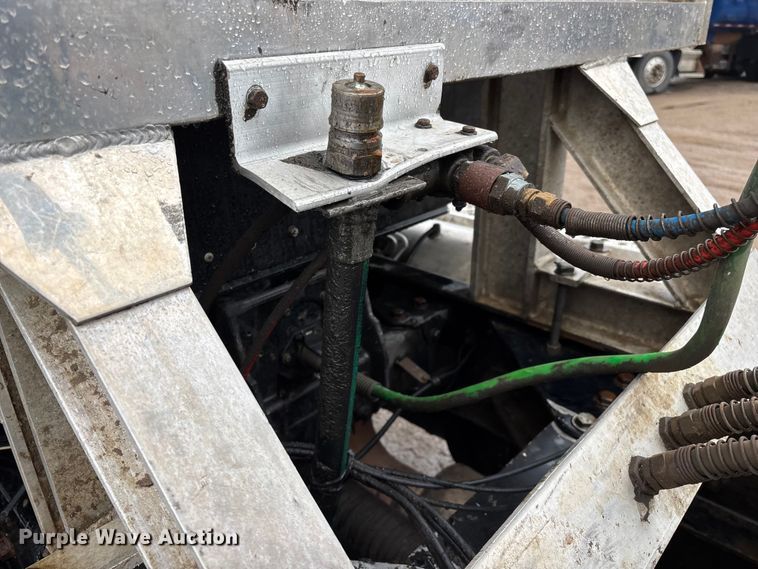 image for item FG0218 2004 Kenworth T800B semi truck