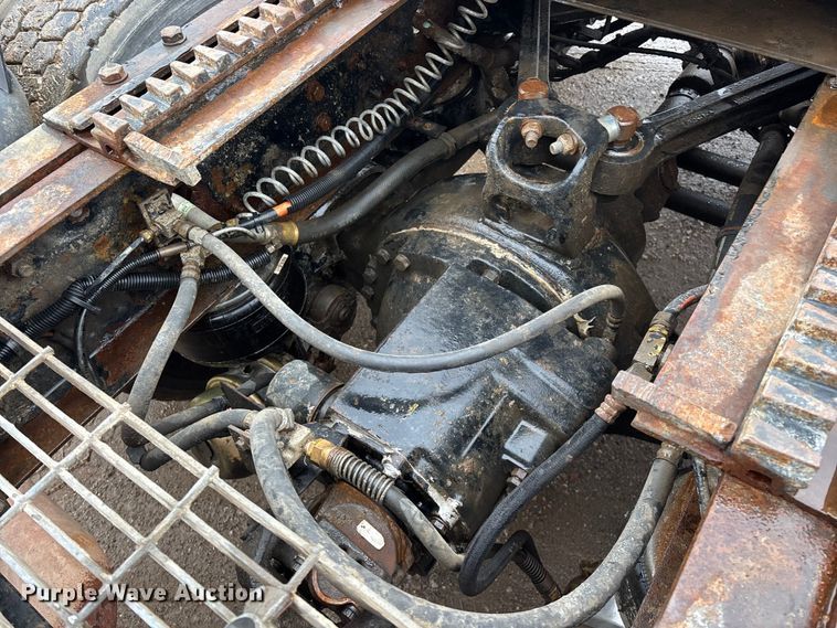 image for item FG0218 2004 Kenworth T800B semi truck