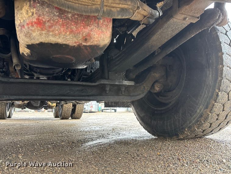 image for item FG0218 2004 Kenworth T800B semi truck