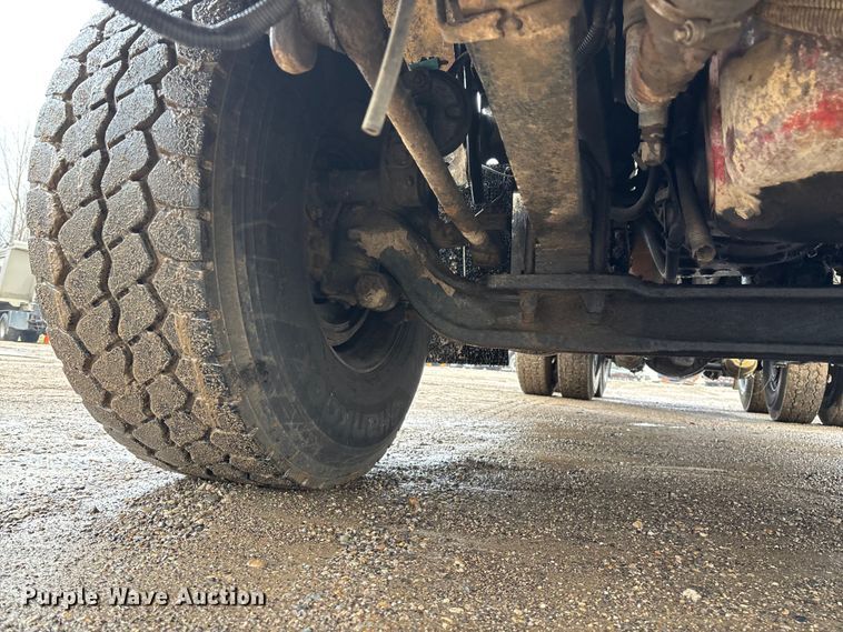 image for item FG0218 2004 Kenworth T800B semi truck