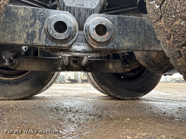 image for item FG0218 2004 Kenworth T800B semi truck