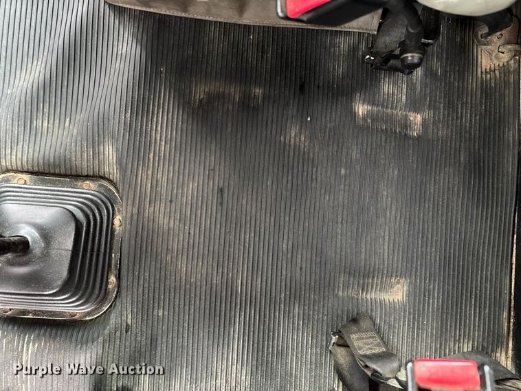 image for item FG0218 2004 Kenworth T800B semi truck