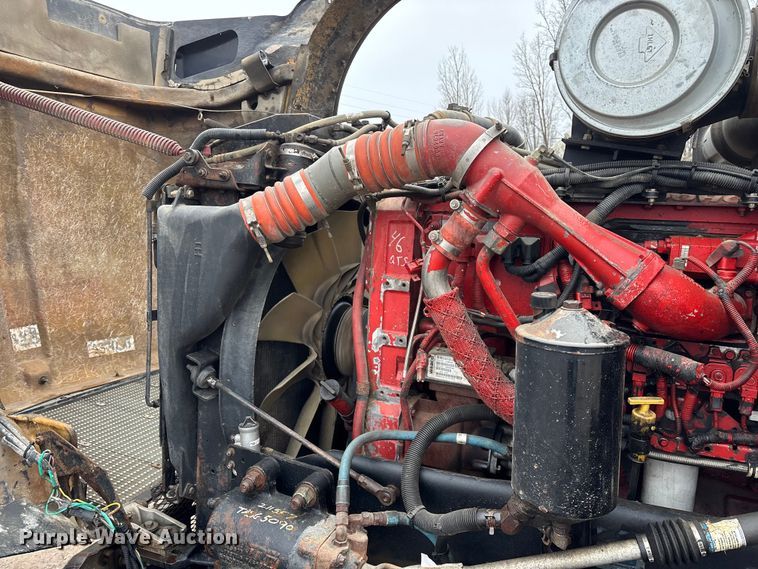 image for item FG0218 2004 Kenworth T800B semi truck