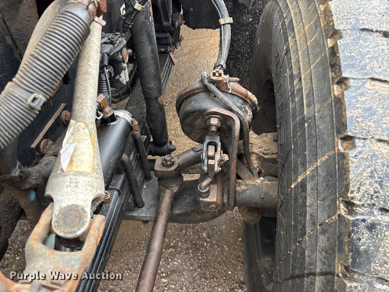 image for item FG0218 2004 Kenworth T800B semi truck