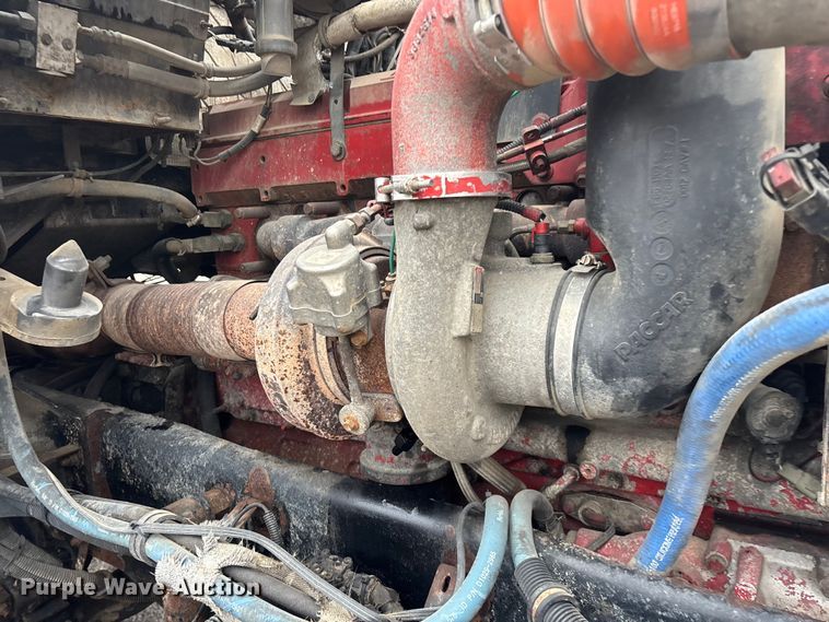 image for item FG0218 2004 Kenworth T800B semi truck