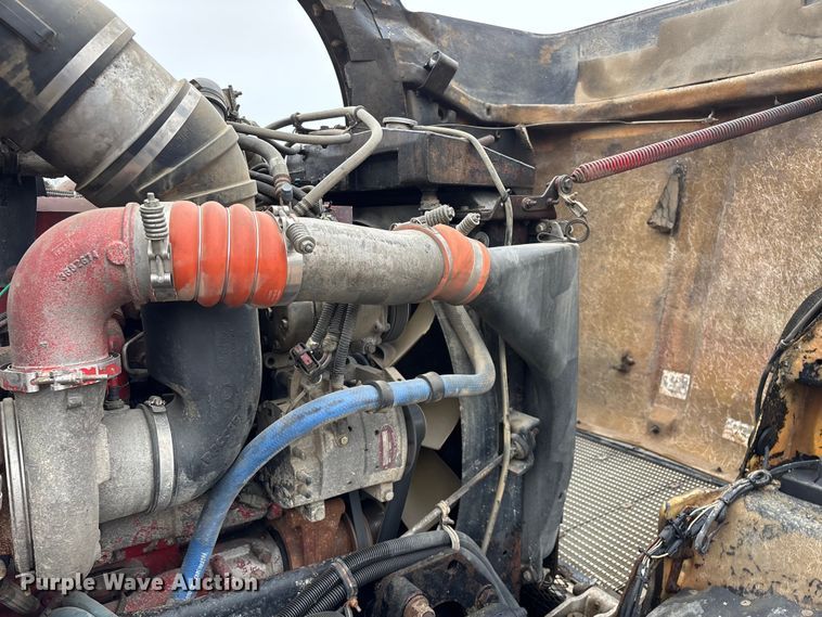 image for item FG0218 2004 Kenworth T800B semi truck