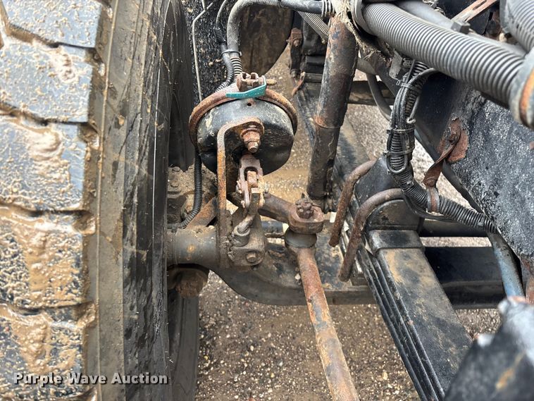 image for item FG0218 2004 Kenworth T800B semi truck