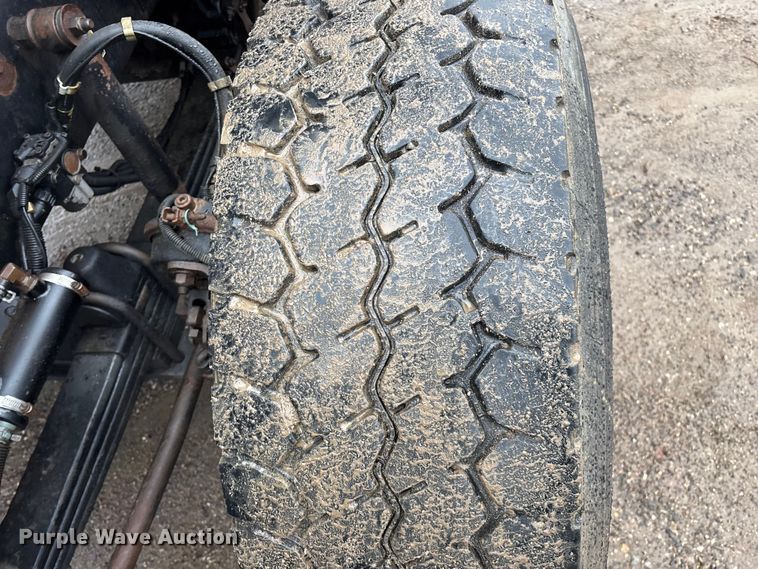 image for item FG0218 2004 Kenworth T800B semi truck