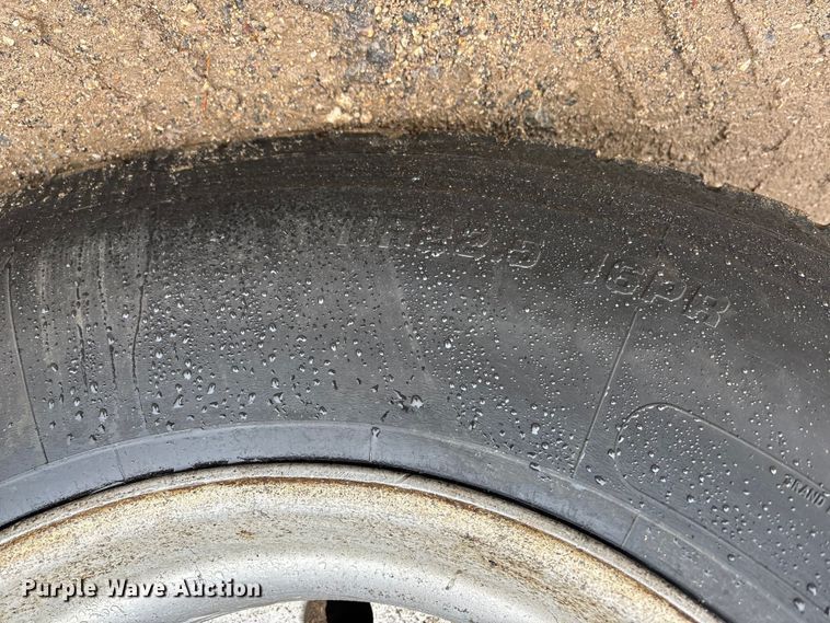 image for item FG0218 2004 Kenworth T800B semi truck