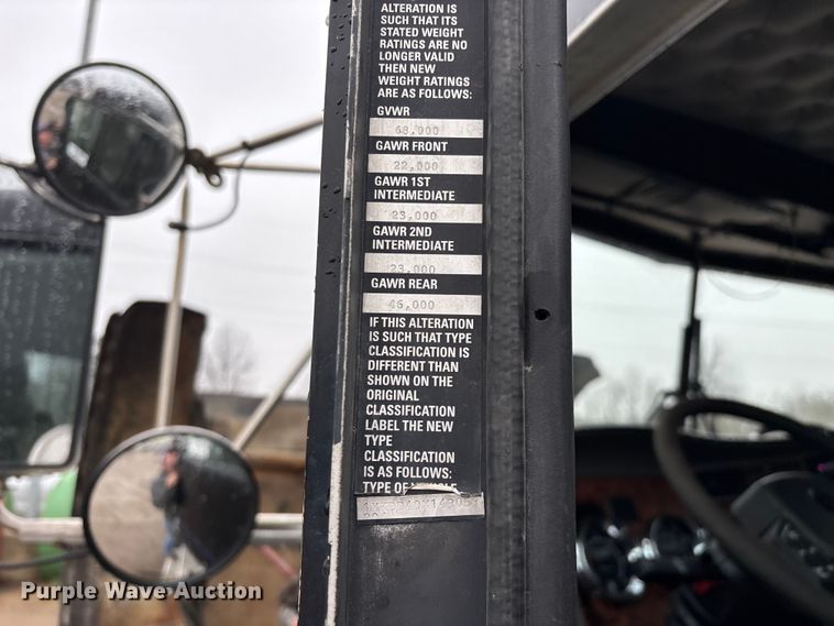 image for item FG0218 2004 Kenworth T800B semi truck