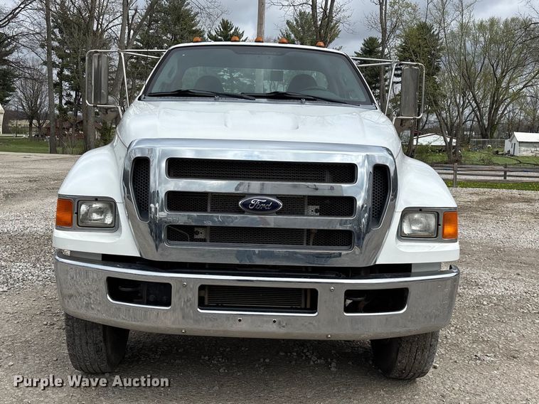 image for item FG0219 2013 Ford F750 Super Duty truck cab and chassis