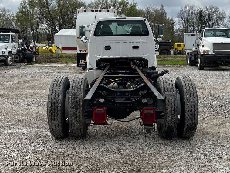 image for item FG0219 2013 Ford F750 Super Duty truck cab and chassis